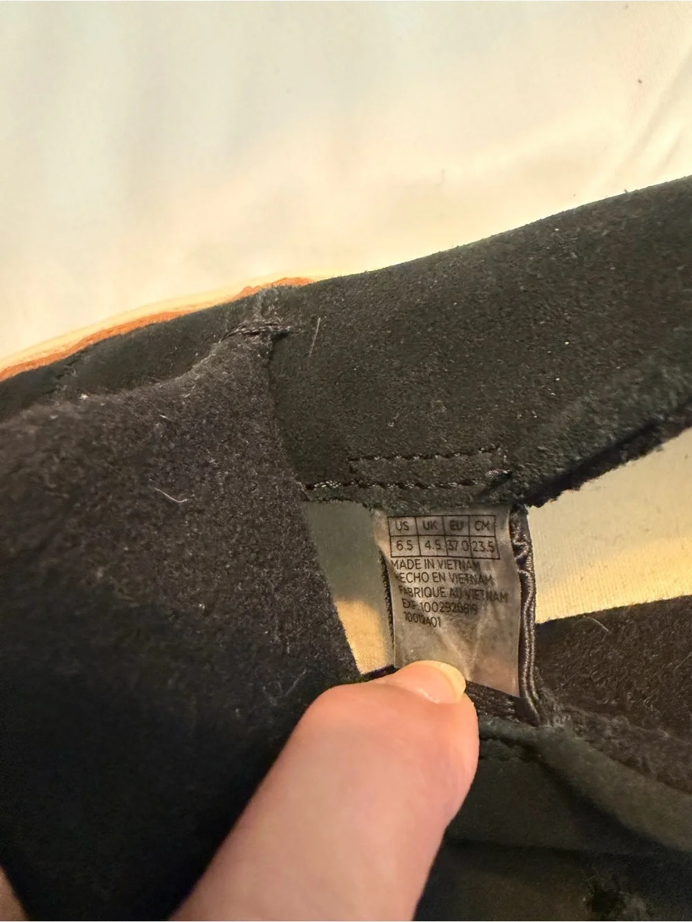 Toms versatile black